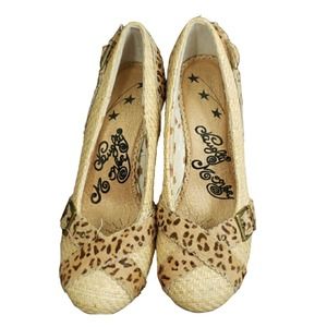 Naughty Monkey Out of Line Straw Cheetah Heels 9.5